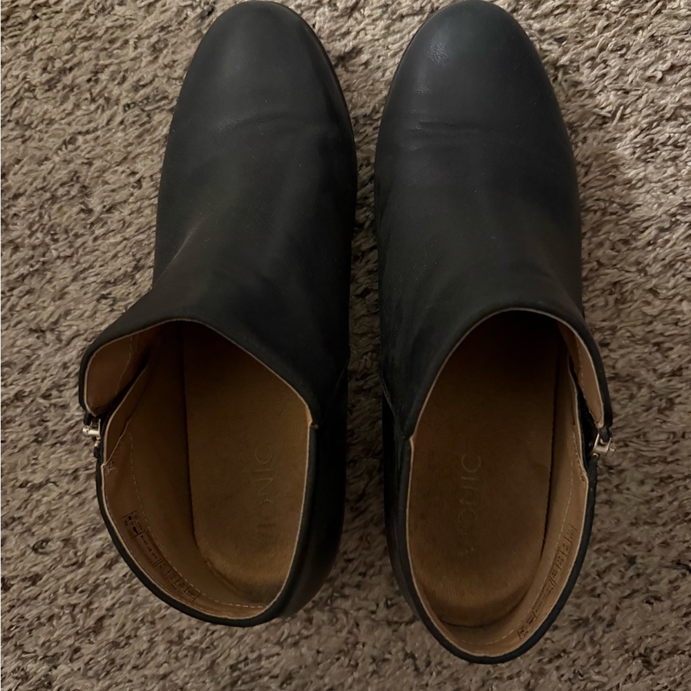 Vionic Black Ankle Booties